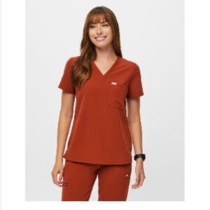 FIGS Women’s Catarina Scrub Top — Auburn — Size Small — NWT — Discontinued Color